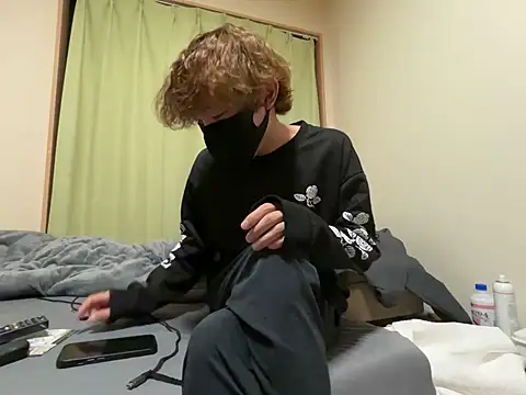 Snapshot of UKI06 chatting on December 2025 03:20:04 PM UKI06 online show from December 2025 03:20:04 PM