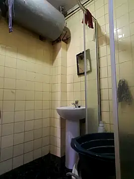 Polygamist online show from October 2025 05:30:01 AM