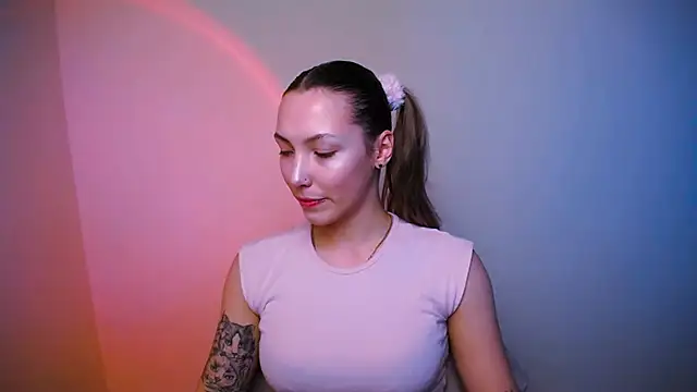 Snapshot of VanessaMay_ chatting on December 2024 06:31:02 PM VanessaMay online show from December 2024 06:31:02 PM