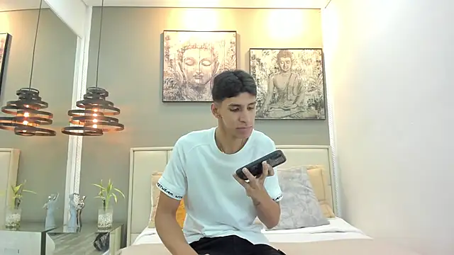 kieran derek online show from December 2025 02:19:01 AM