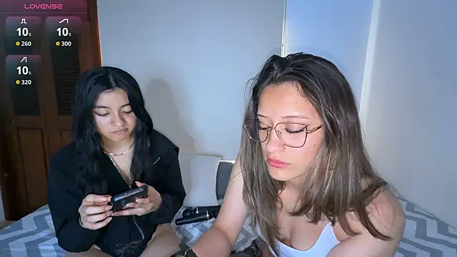 Gabby and Alice online show from September 2025 07:46:02 PM