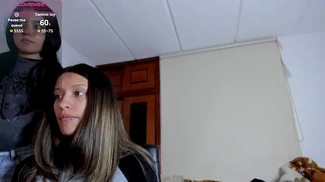 Gabby and Alice online show from October 2025 07:00:01 PM