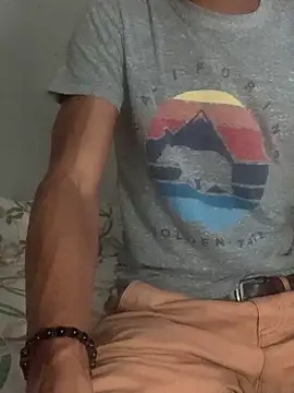 Snapshot of Johnras121 chatting on April 2026 12:52:02 AM Johnras121 online show from April 2026 12:52:02 AM