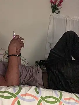 Snapshot of Johnras121 chatting on April 2026 12:48:02 AM Johnras121 online show from April 2026 12:48:02 AM