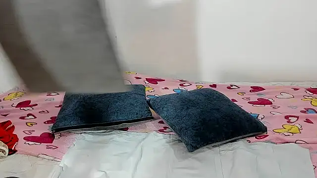 Snapshot of madisson_smalltits chatting on December 2025 01:05:02 PM madisson smalltits online show from December 2025 01:05:02 PM