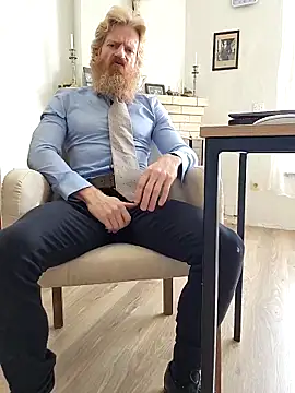 Gingerbeard40 online show from November 2025 10:50:02 AM