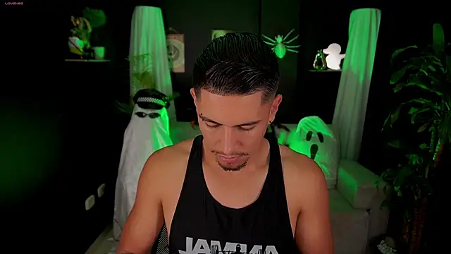 Aaronfox x online show from October 2025 01:32:02 PM