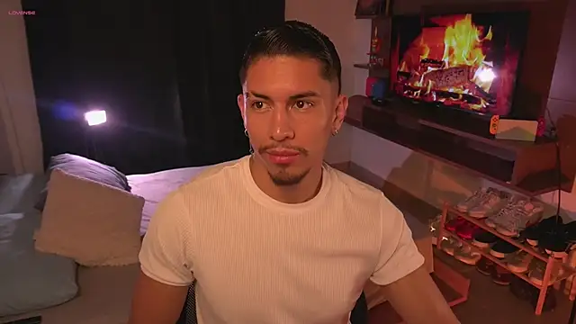 Aaronfox x online show from June 2026 11:07:01 PM
