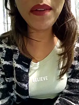 Snapshot of MIss-Naina chatting on January 2025 10:16:02 AM MIss-Naina online show from January 2025 10:16:02 AM