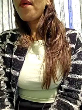 Snapshot of MIss-Naina chatting on January 2025 01:21:01 PM MIss-Naina online show from January 2025 01:21:01 PM