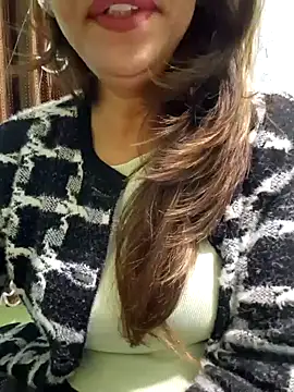 Snapshot of MIss-Naina chatting on January 2025 11:06:01 PM MIss-Naina online show from January 2025 11:06:01 PM