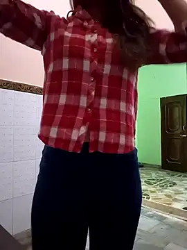 Snapshot of MIss-Naina chatting on January 2025 02:42:01 AM MIss-Naina online show from January 2025 02:42:01 AM