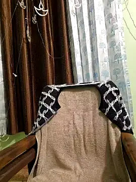 Snapshot of MIss-Naina chatting on January 2025 02:18:02 AM MIss-Naina online show from January 2025 02:18:02 AM