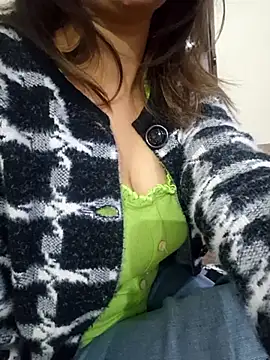 Snapshot of MIss-Naina chatting on February 2025 07:28:01 AM MIss-Naina online show from February 2025 07:28:01 AM