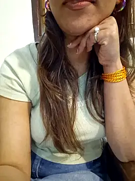 Snapshot of MIss-Naina chatting on February 2025 11:58:02 PM MIss-Naina online show from February 2025 11:58:02 PM