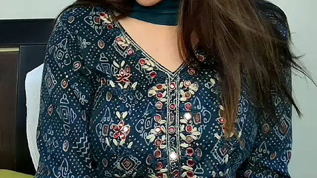 Snapshot of MIss-Naina chatting on October 2025 08:20:01 AM MIss-Naina online show from October 2025 08:20:01 AM