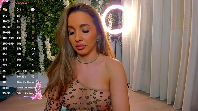 Snapshot of VivienCarter chatting on January 2025 12:40:02 PM VivienCarter online show from January 2025 12:40:02 PM