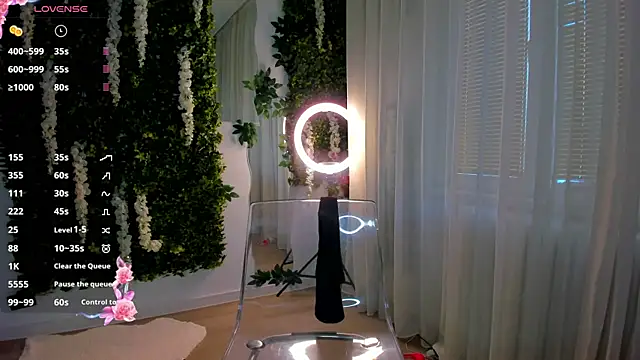 Snapshot of VivienCarter chatting on February 2025 07:45:01 AM VivienCarter online show from February 2025 07:45:01 AM