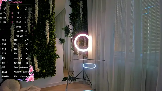 Snapshot of VivienCarter chatting on February 2025 08:17:01 AM VivienCarter online show from February 2025 08:17:01 AM