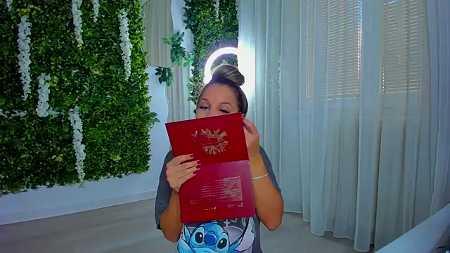 Snapshot of VivienCarter chatting on October 2025 09:52:01 AM VivienCarter online show from October 2025 09:52:01 AM