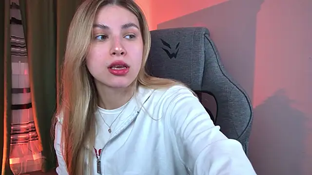 EllieCutes online show from April 2026 05:45:01 AM