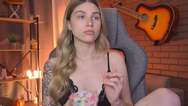 EllieCutes online show from June 2026 06:52:01 AM