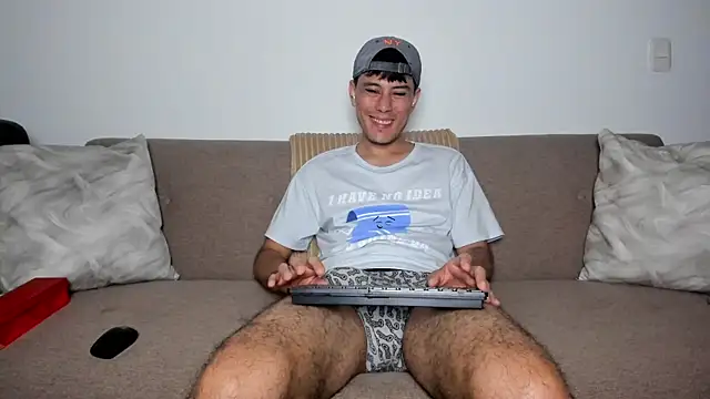 Huge latin cock online show from October 2025 10:08:02 PM