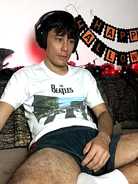 Huge latin cock online show from October 2025 11:05:01 PM