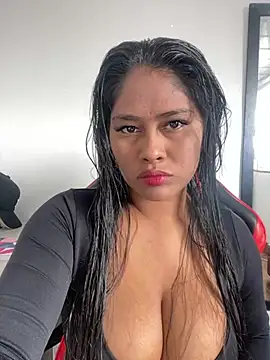 Snapshot of hurren_pasha chatting on December 2024 07:43:02 PM hurren pasha online show from December 2024 07:43:02 PM