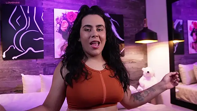 Snapshot of DanyAndAlexa chatting on December 2024 12:57:02 PM DanyAndAlexa online show from December 2024 12:57:02 PM