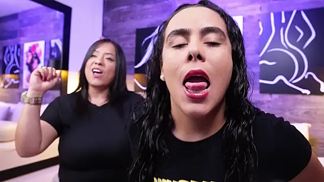 Snapshot of DanyAndAlexa chatting on September 2025 12:38:01 PM DanyAndAlexa online show from September 2025 12:38:01 PM