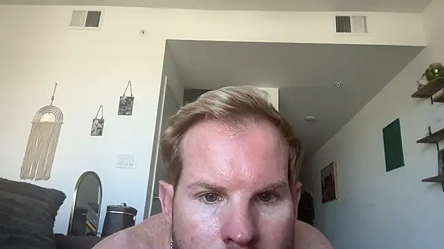 Snapshot of crossfitterguy87 chatting on February 2026 06:04:02 PM crossfitterguy87 online show from February 2026 06:04:02 PM