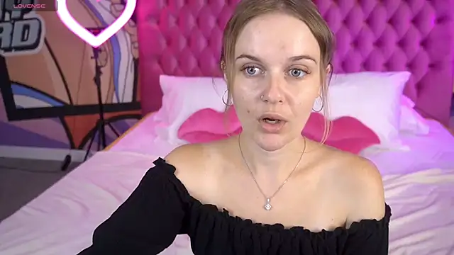 Snapshot of MaribelRiverr_ chatting on July 2026 05:43:02 AM MaribelRiverr online show from July 2026 05:43:02 AM