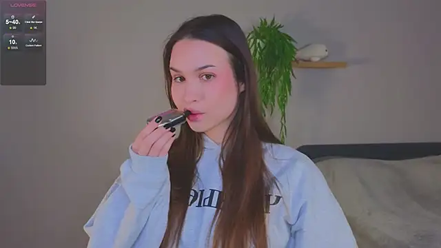 Roxie Mils online show from February 2025 03:09:01 PM