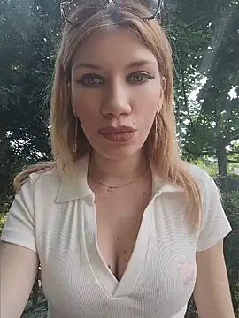 EvaRush online show from May 2026 04:02:02 PM