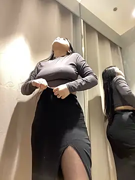 Snapshot of Chloe__Moon chatting on January 2025 03:39:01 PM Chloe Moon online show from January 2025 03:39:01 PM