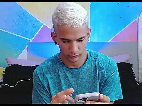 tylor boy online show from February 2026 01:36:02 AM