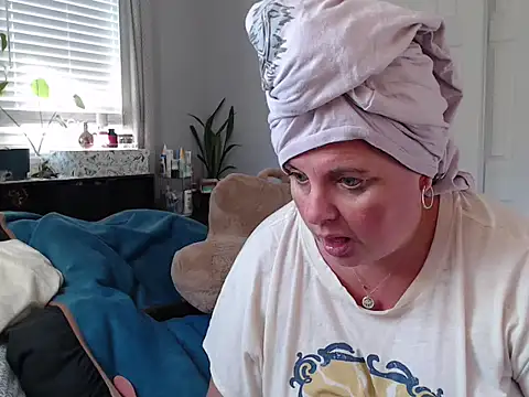 Snapshot of LauLauPAWG chatting on November 2025 09:15:02 PM LauLauPAWG online show from November 2025 09:15:02 PM