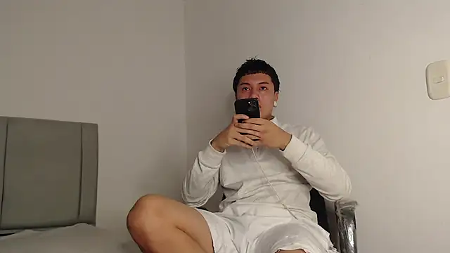 alex-lover online show from May 2026 05:51:02 PM