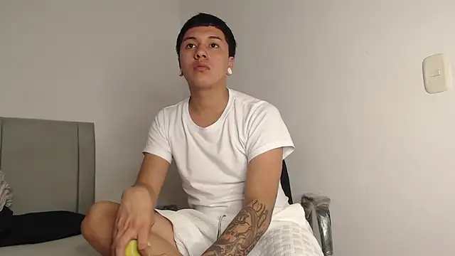 alex-lover online show from May 2026 09:12:01 PM