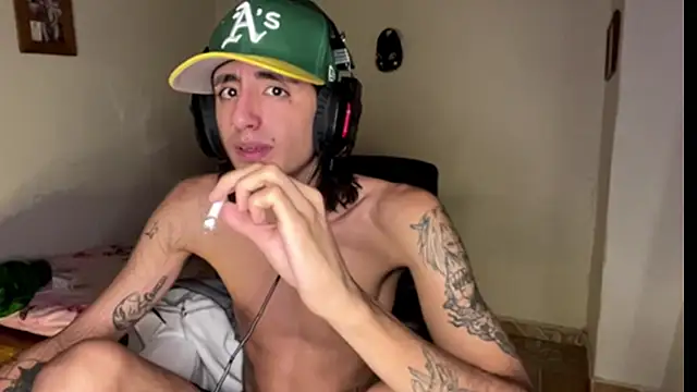 Snapshot of Matthew_Dixonn chatting on February 2025 07:02:02 AM Matthew Dixonn online show from February 2025 07:02:02 AM