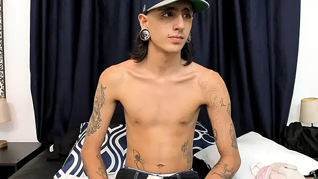 Snapshot of Matthew_Dixonn chatting on March 2025 11:24:02 PM Matthew Dixonn online show from March 2025 11:24:02 PM