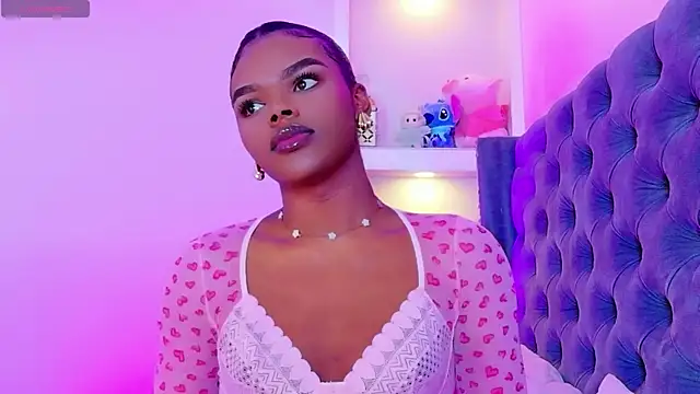 CamiEstrada online show from November 2025 05:55:02 PM