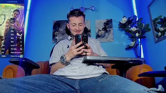 Snapshot of _hairybeard_ chatting on September 2025 09:05:01 PM hairybeard online show from September 2025 09:05:01 PM