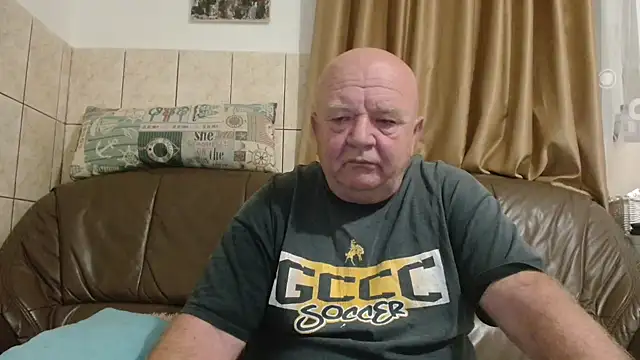 Snapshot of fullballs6 chatting on October 2025 02:55:02 AM fullballs6 online show from October 2025 02:55:02 AM