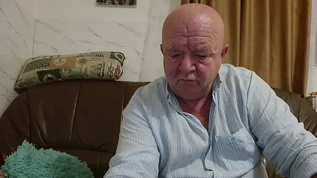 Snapshot of fullballs6 chatting on December 2025 03:03:01 AM fullballs6 online show from December 2025 03:03:01 AM