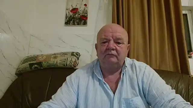 Snapshot of fullballs6 chatting on December 2025 02:05:01 AM fullballs6 online show from December 2025 02:05:01 AM