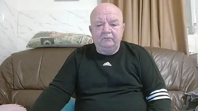 Snapshot of fullballs6 chatting on January 2026 03:00:02 AM fullballs6 online show from January 2026 03:00:02 AM