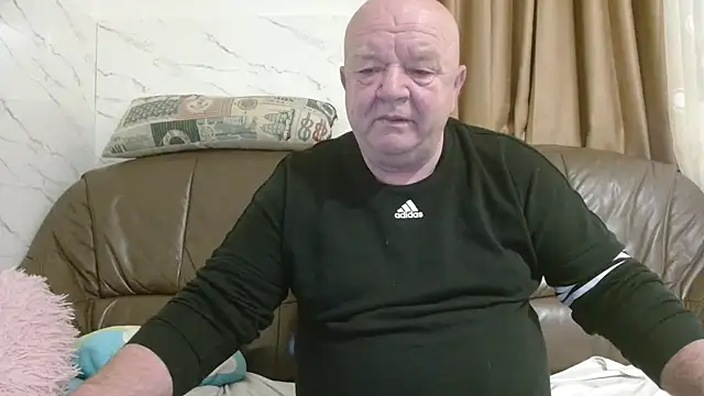 Snapshot of fullballs6 chatting on February 2026 12:47:02 AM fullballs6 online show from February 2026 12:47:02 AM