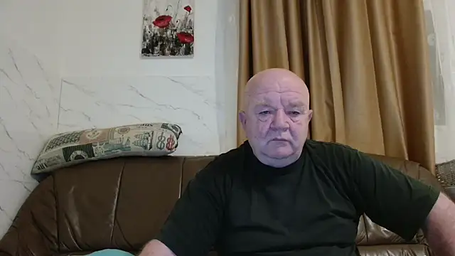 Snapshot of fullballs6 chatting on February 2026 03:40:01 AM fullballs6 online show from February 2026 03:40:01 AM